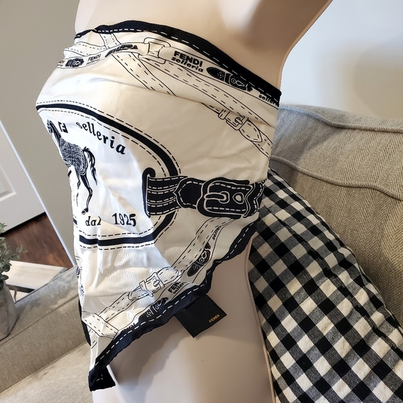 Authentic silk Fendi scarf - Picture 2 of 16